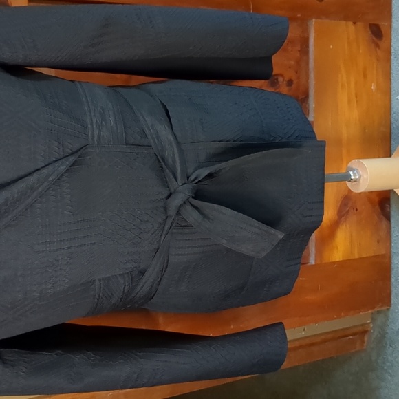 BCBG MAXAZRIA* NWT textured, wrap 2 pocket long sleeve notch collar lapel blazer - Picture 4 of 16